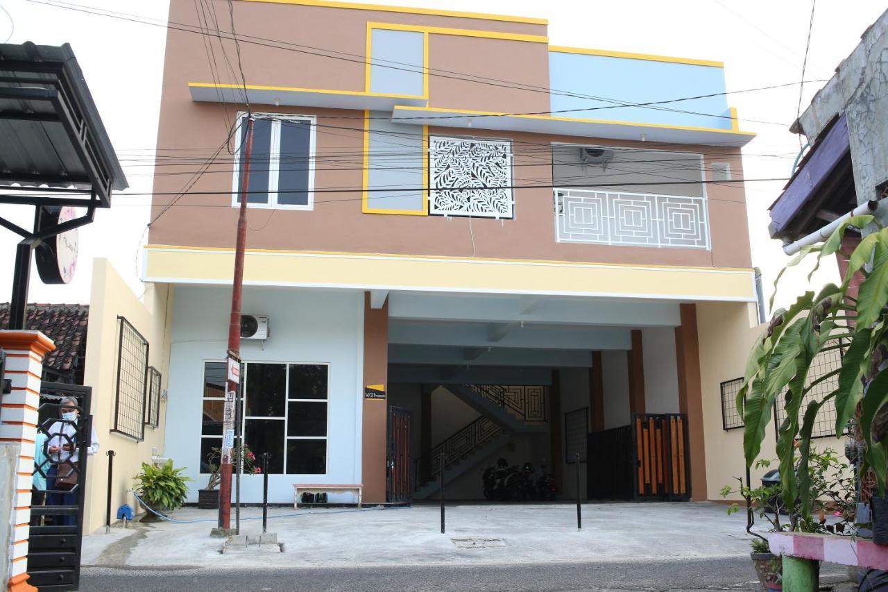 Reddoorz Syariah Near Suncity Mall Madiun Exteriér fotografie