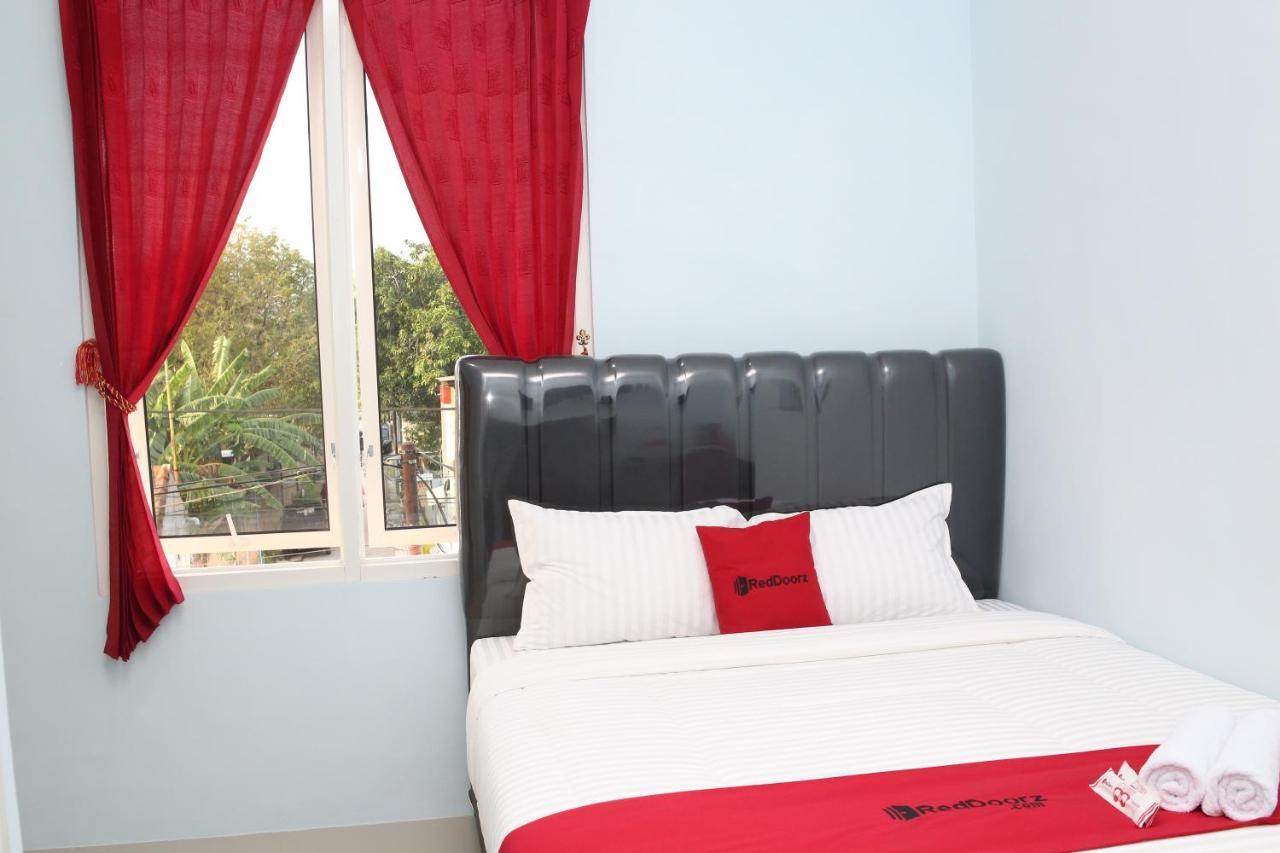 Reddoorz Syariah Near Suncity Mall Madiun Exteriér fotografie